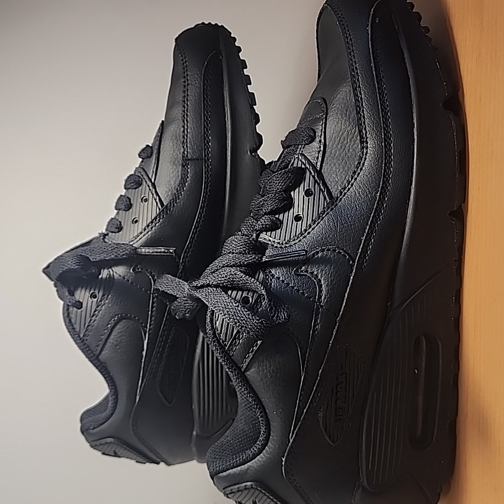 Nike Air Max Black Sneakers - Size  4.5Y